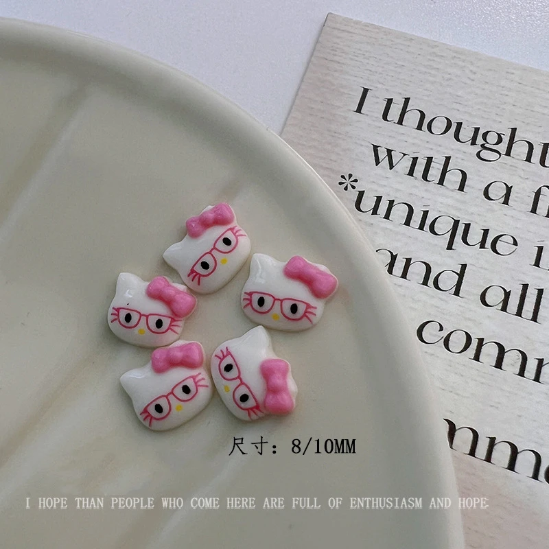 ชาร์มเล็บเรซิ่นลายการ์ตูน Hello Kitty สีชมพู Y2K 50 ชิ้น ขนาด 8/10 มม. ประดับเล็บ Hello Kitty น่ารัก โบว์ KT ลายแมว