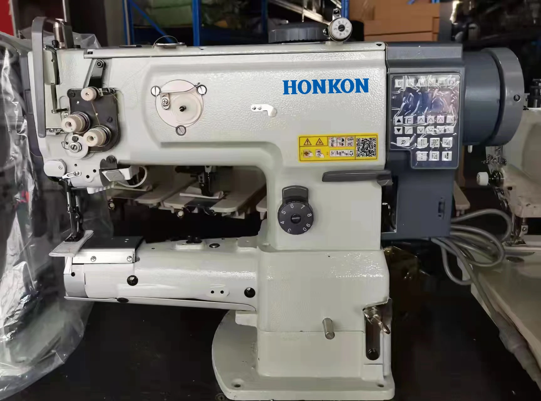

HK-1341Single Needle Mixed Feeding Horizontal Cylinder Type Sewing Machine Lockstitch Machine