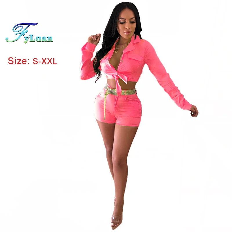 2025 New Chic Fashion Set a due pezzi Giacca da donna sexy a maniche lunghe con scollo a V profondo e pantaloncini attillati in tinta unita Set casual