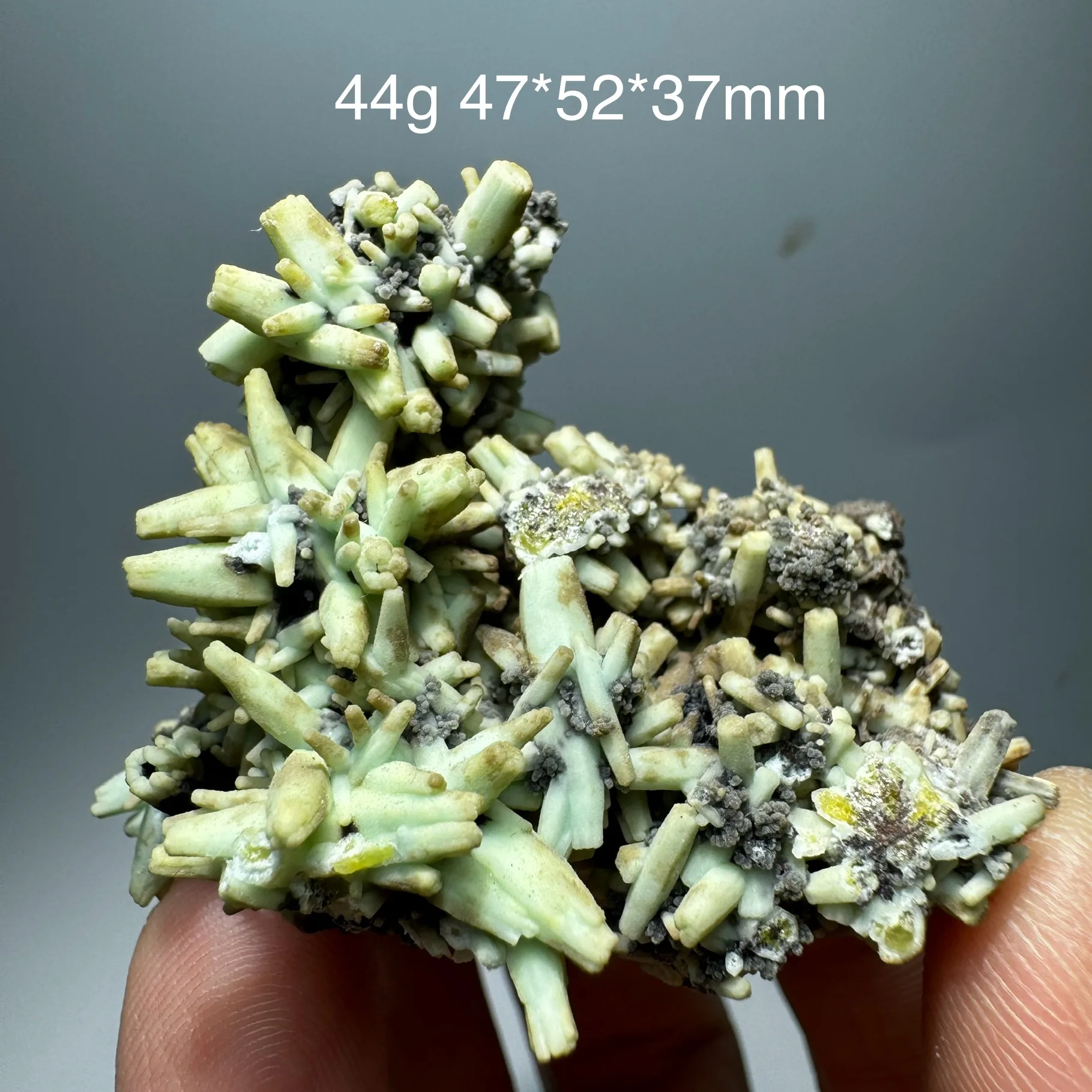 Natural Plumbogummite Water Pyromorphite Mineral Specimen Quartz Rock Healing Stone Desk Decor Gift From GuangXi