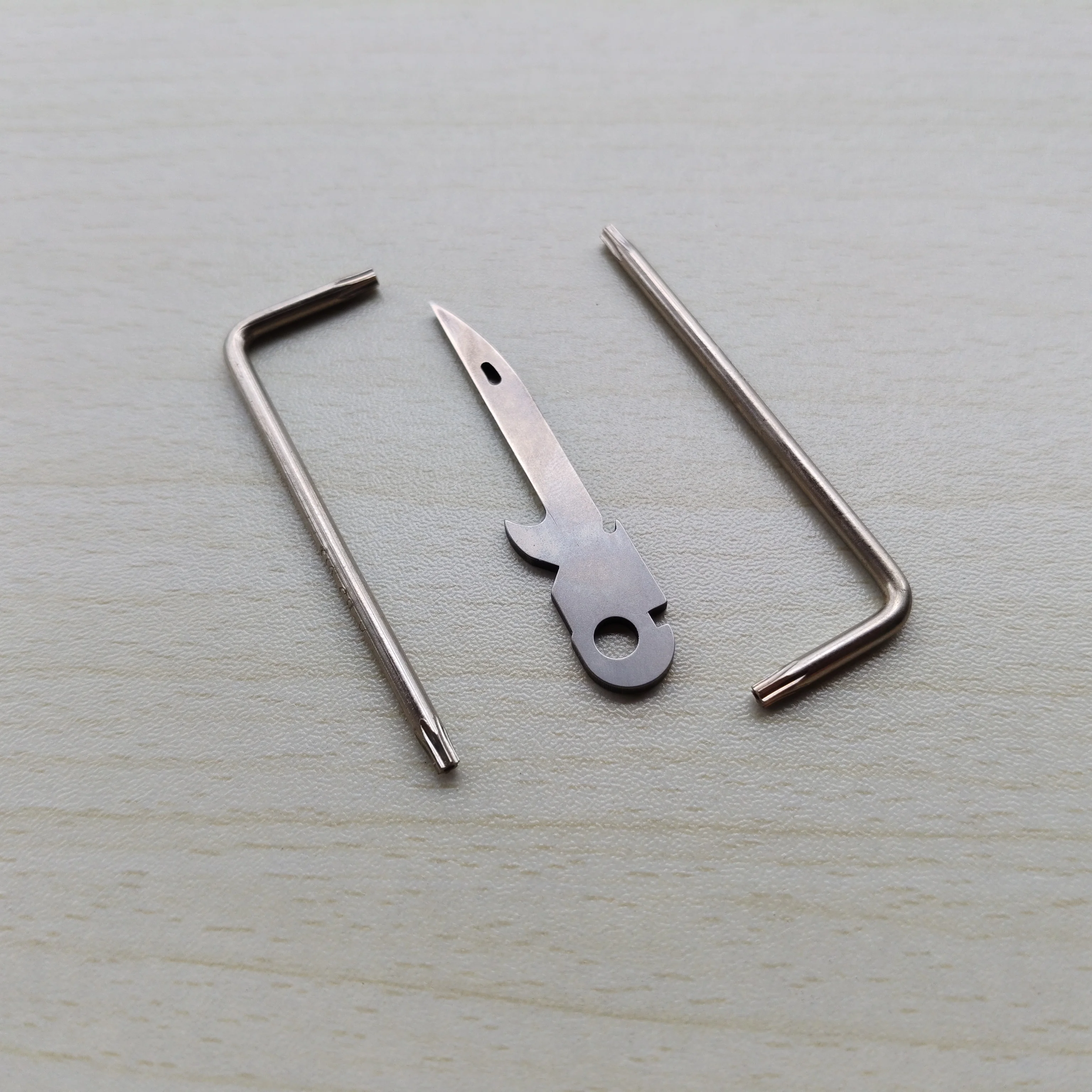 M42 Steel Awl Thread Loop with Torx 10 L-Key Wrench for Leatherman WAVE, CHARGE Modify