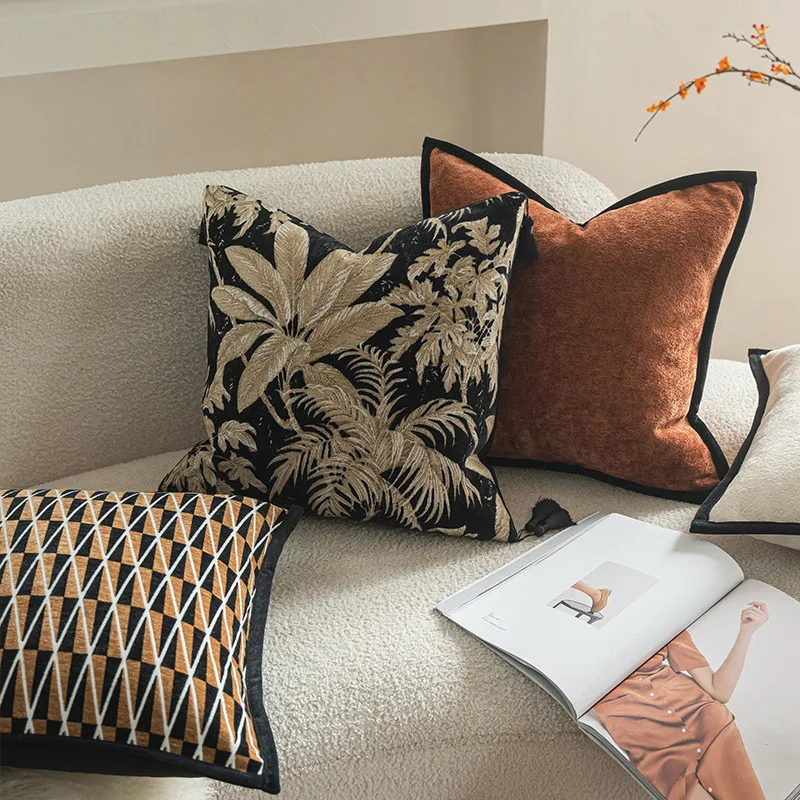 American-style single-sided embroidered leopard pillow cover, living room sofa black tassel decorative cushion cover