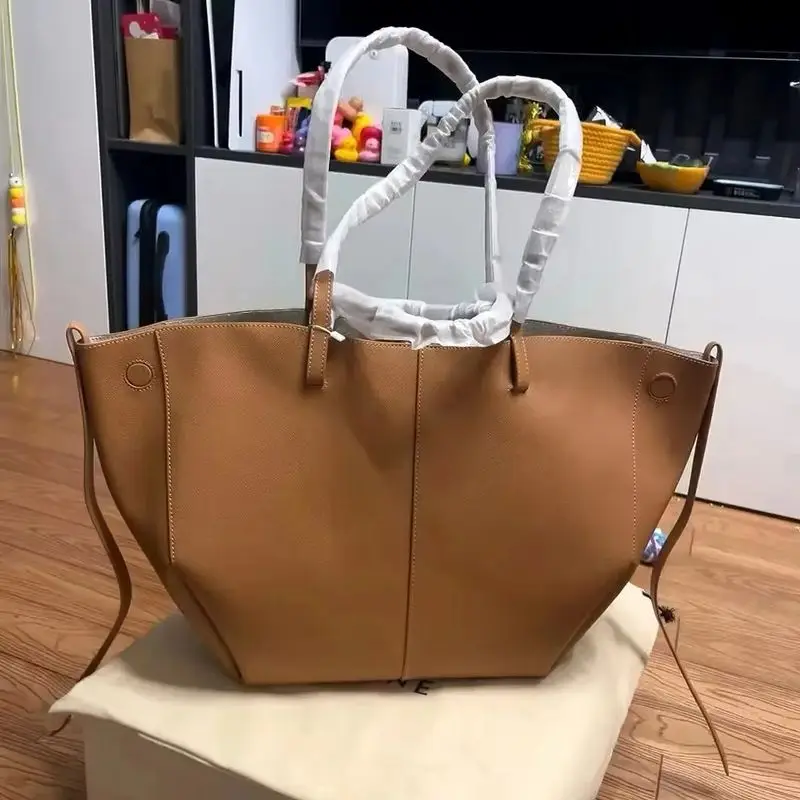 Pol Wings Ladie Hot Large-Capacity Underarm Tote Bag Retro European And American Niche Bucket Handbag Fashion Classic Xmas Gift