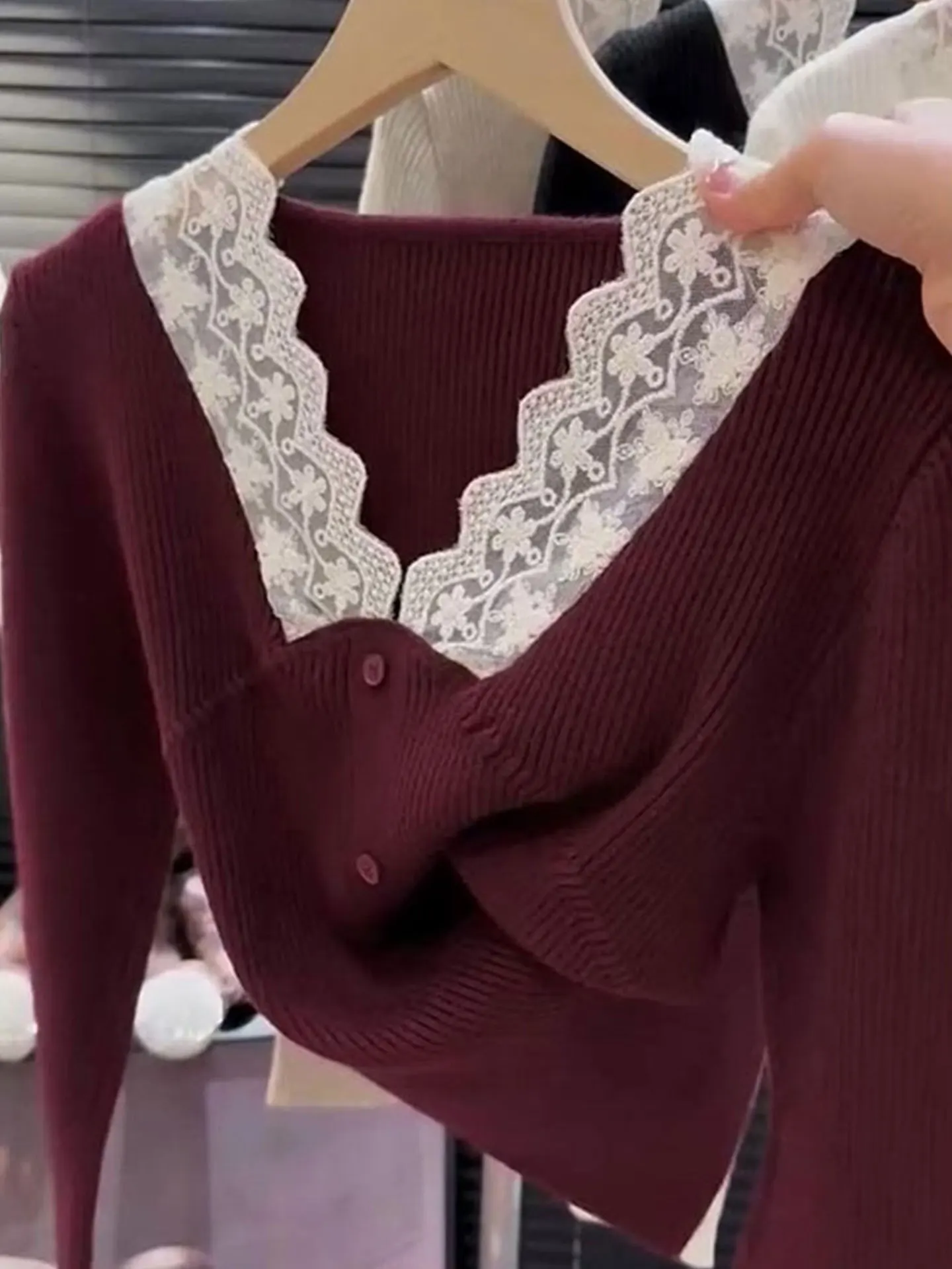 

Ele Lace Splice Long Sve Base irt Slim Fit Вязаный свитер Winter Faion Commute Sle Корейская версия Mid-Thi V-Ne