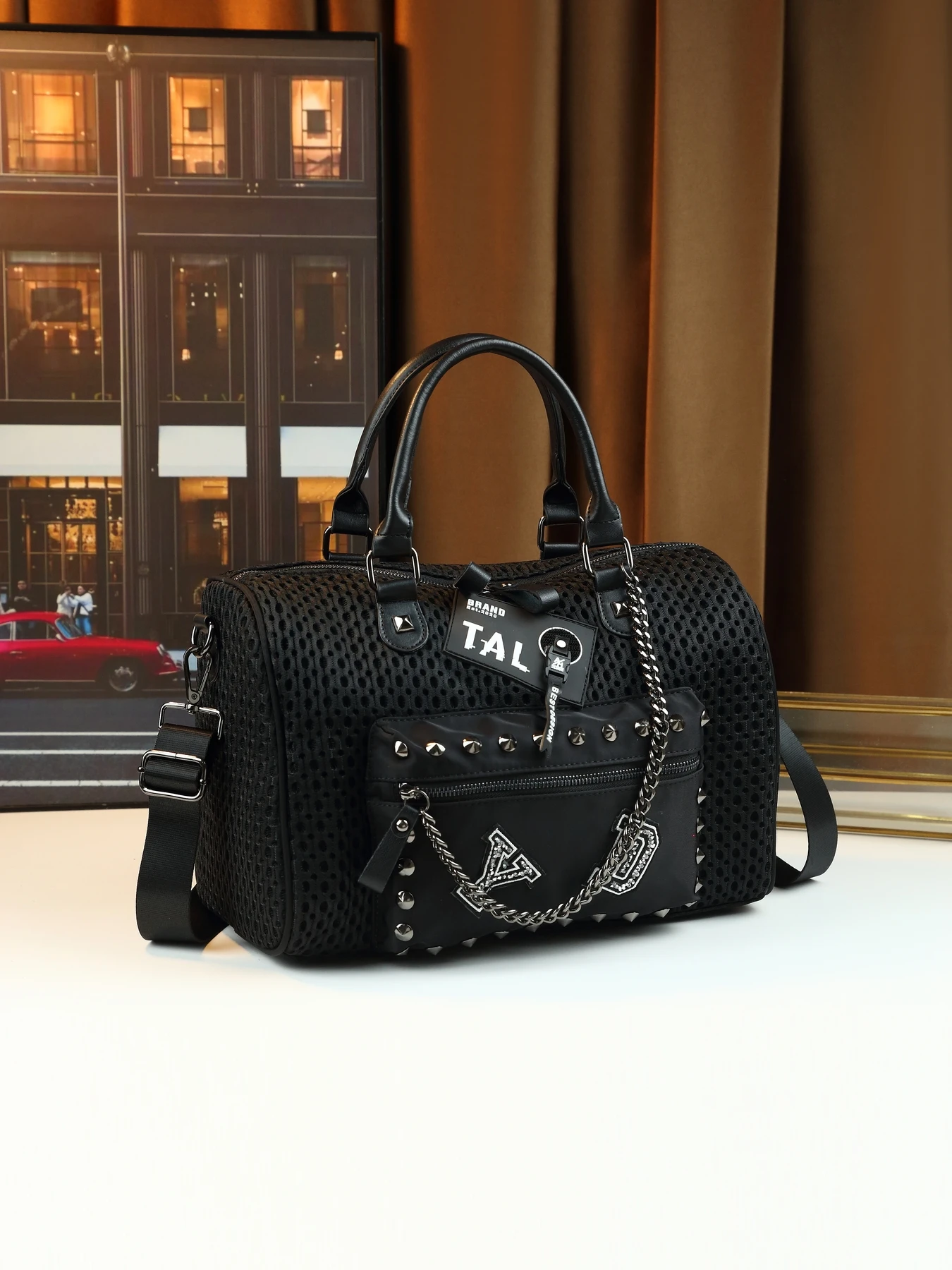 

Leisure Travel Rivet Inlaid Mesh Large Capacity Portable Pillow Bag Letter Decoration Large Commuter Bag Women's Bag