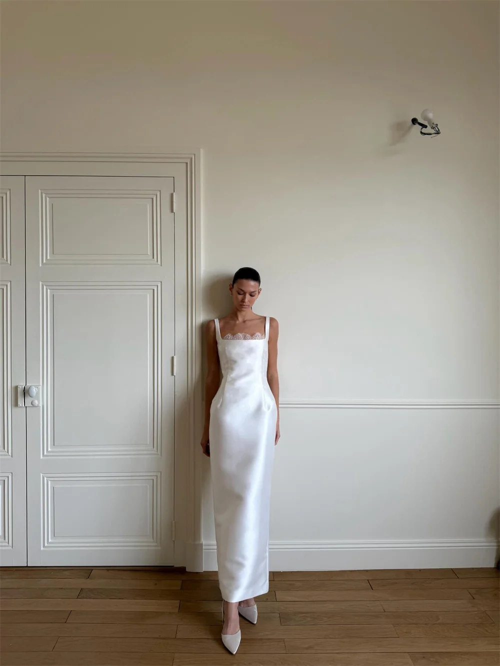 Tokyo Elegant White Square Collar Customized Wedding Party Sleeveless Satin Mermaid Bridal Gown Ankle-Length Wedding Gown 2026