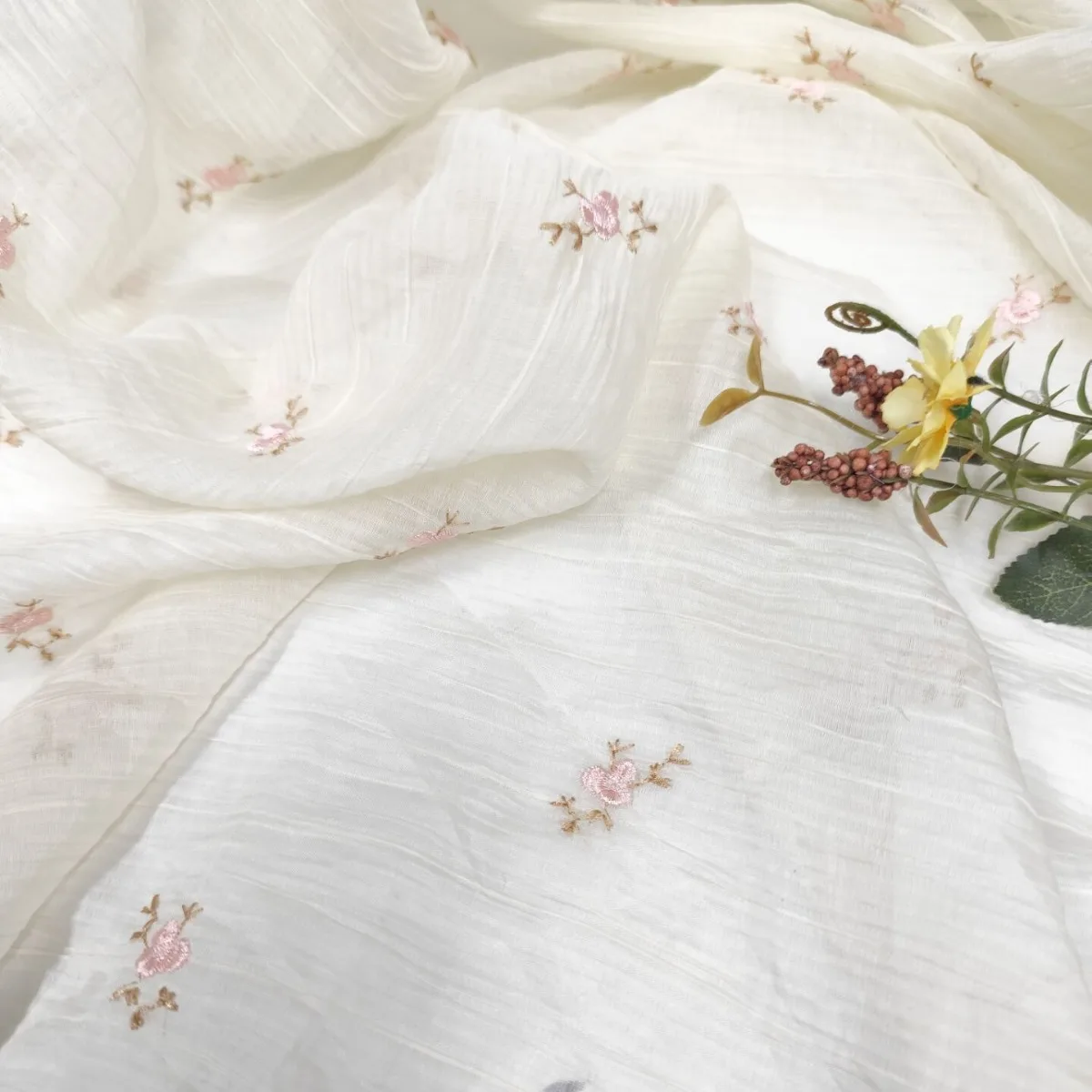 جديد متعدد الألوان الشيفون نسيج مطرز كريب متعدد الألوان عادي مطرز الدانتيل لمصمم الملابس ذاتية الصنع الخياطة بواسطة ياردات