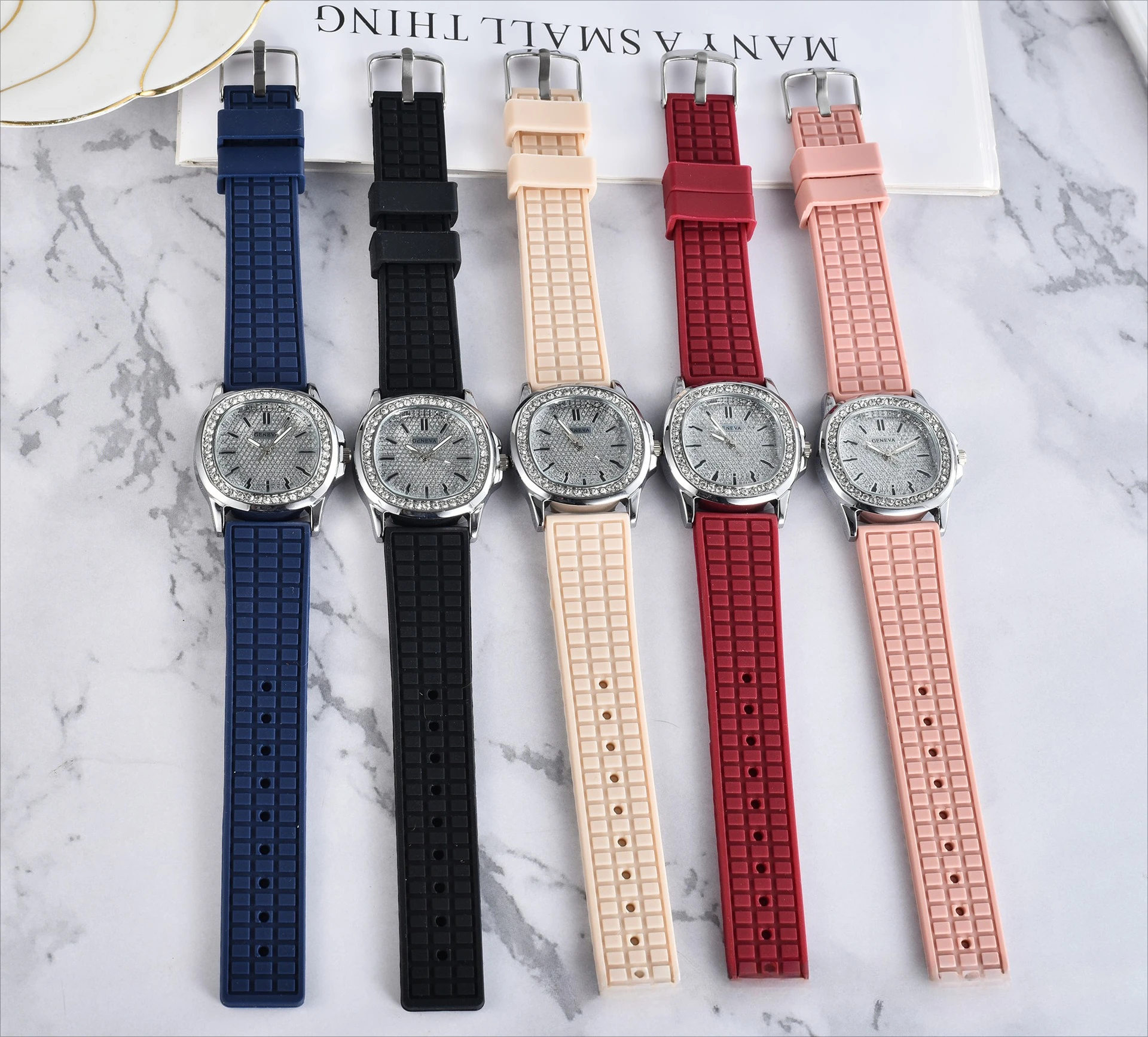 패션 스퀘어 비즈니스 쿼츠 시계 클래식 스트라이프 디자인 다이얼 럭셔리 스테인레스 스틸 밴드 남자 석영 손목 시계