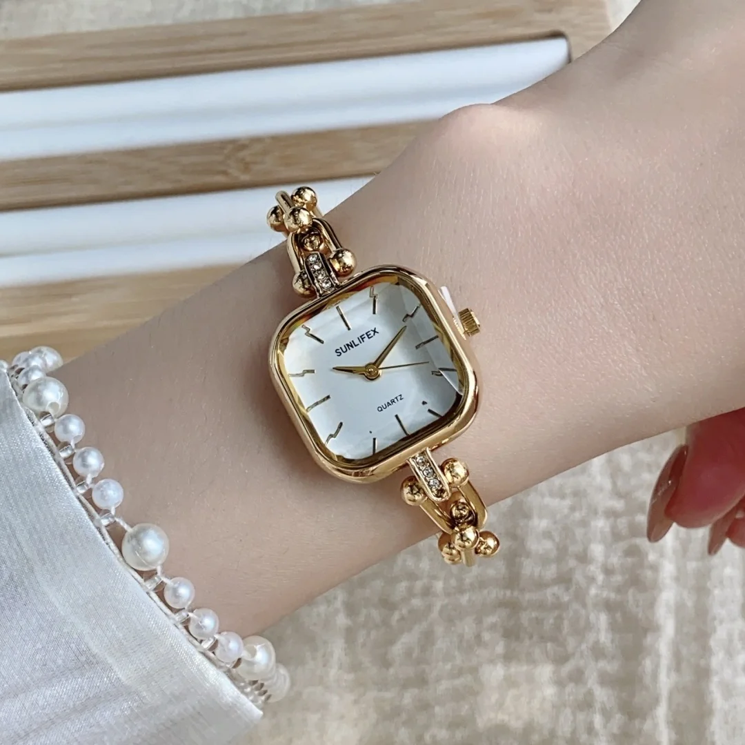 Sunlifex جديد نسج سوار ساعة السيدات الذهب ساحة ساعات كوارتز شعبية خمر المرأة سلسلة ساعة اليد Zegarek Damski