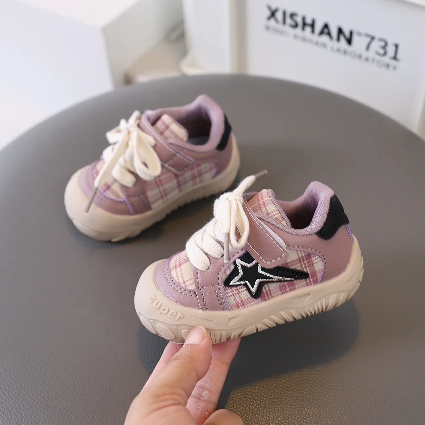 2026 Children's Anti-slip Sport Shoes Autumn New Style Baby Boys Girls Sneaker Trendy Leather Upper Rubber Sole Comfortable