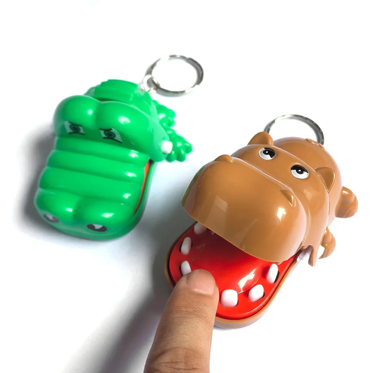 

Keychain Biting Hand toy Children's Strange Finger Biting Toy Mini Alligator Decompression Prank Party Decoration Crocodile Toys