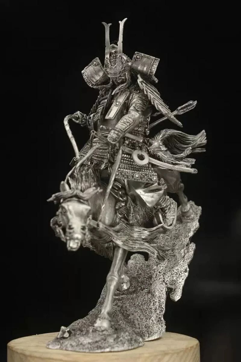 Yoshitsune Minamoto Armor Samurai Scale 1:18 Tin Metal DIY Statuette Figure Japanese Solider Static Model Desktop Decoration