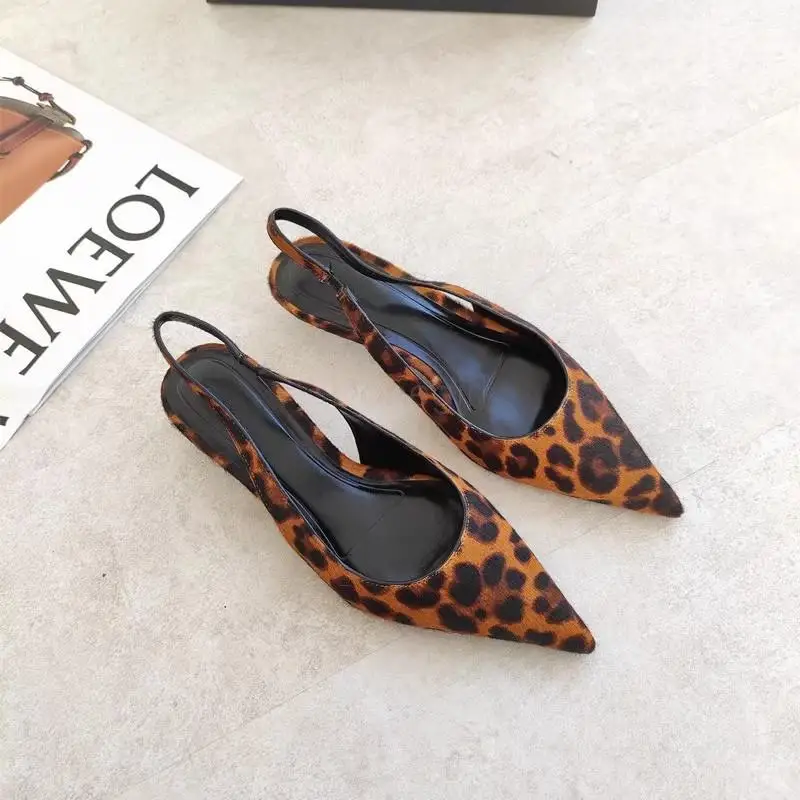 Doneirl 2024 nuove donne estate moda crine di cavallo affilato a punta sandali con tacco basso eleganti scarpe con stampa leopardata femminile Chic