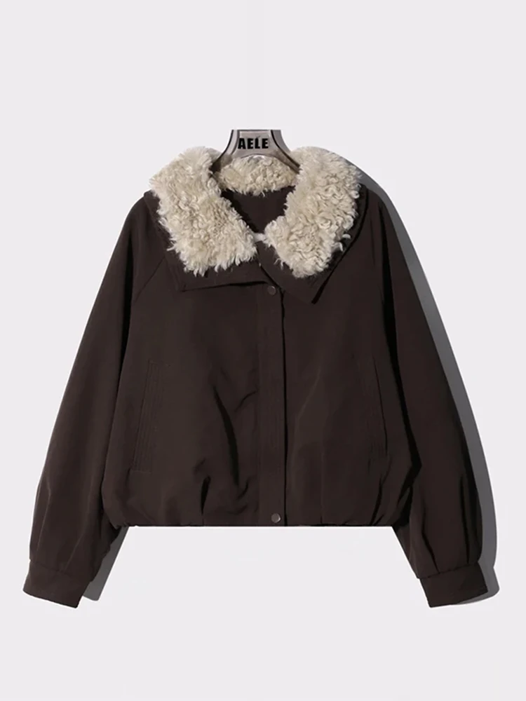 

Женская утепленная куртка с отложным воротником и флисовой подкладкой, свободный крой, дизайнерский крой с элементами пэчворка, зима 2025, новая модная коллекция в корейском стиле