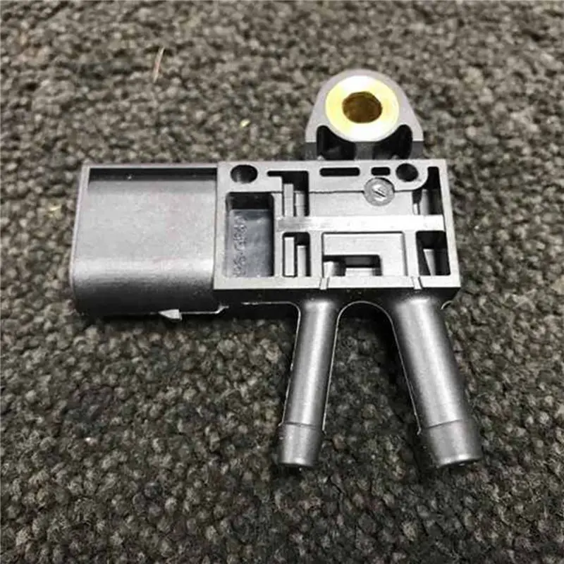 Compact 2X Automobile Exhaust Pressure Sensor For E200 E320 GL320 GLK220 ML300 ML320 S320 A6429050100 A0061539528