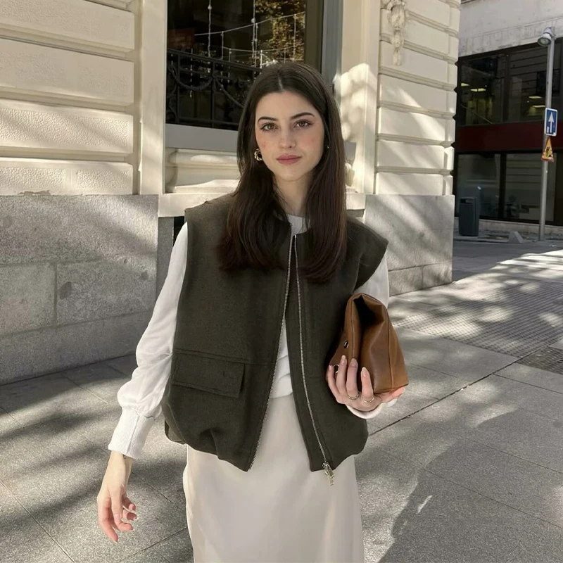 Women's Army Green Pocket Pleated Casual Vest Round Neck Sleeveless Fashion Trend 2026 Spring and Autumn New Style