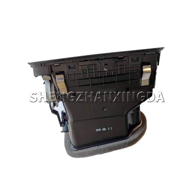 16D 819062   Car Center Instrument Panel Right Air Outlet Suitable for Volkswagen Jetta New Sagitar 2012-2015