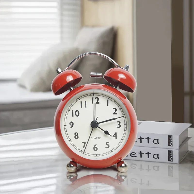 

1pc Retro Creative Metal Bell Alarm Clock, Desktop Simple Clock Silent Luminous Quartz Table Clock