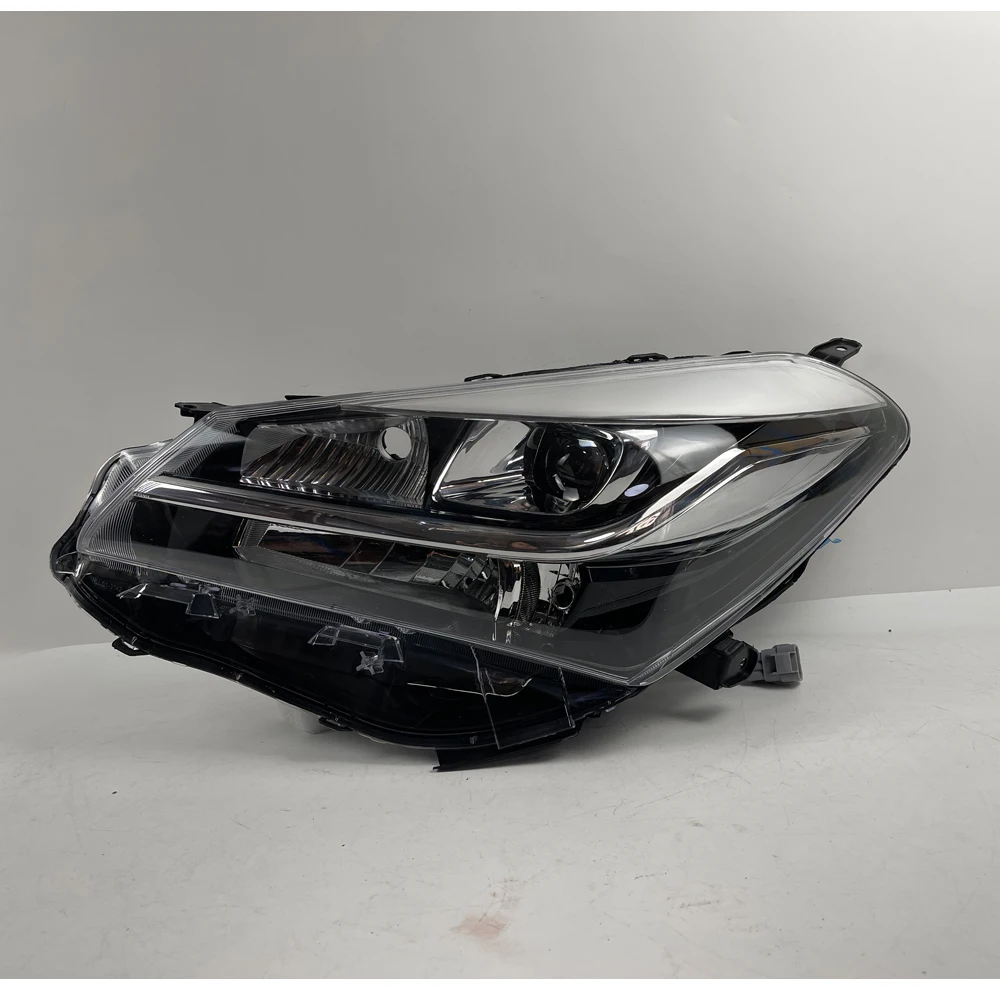 المصابيح الأمامية لتويوتا VITZ KSP130 2014 81185-52J10 81150-52D20A زوج LED عدسة رئيس مصباح تعديل تلقائي الإضاءة