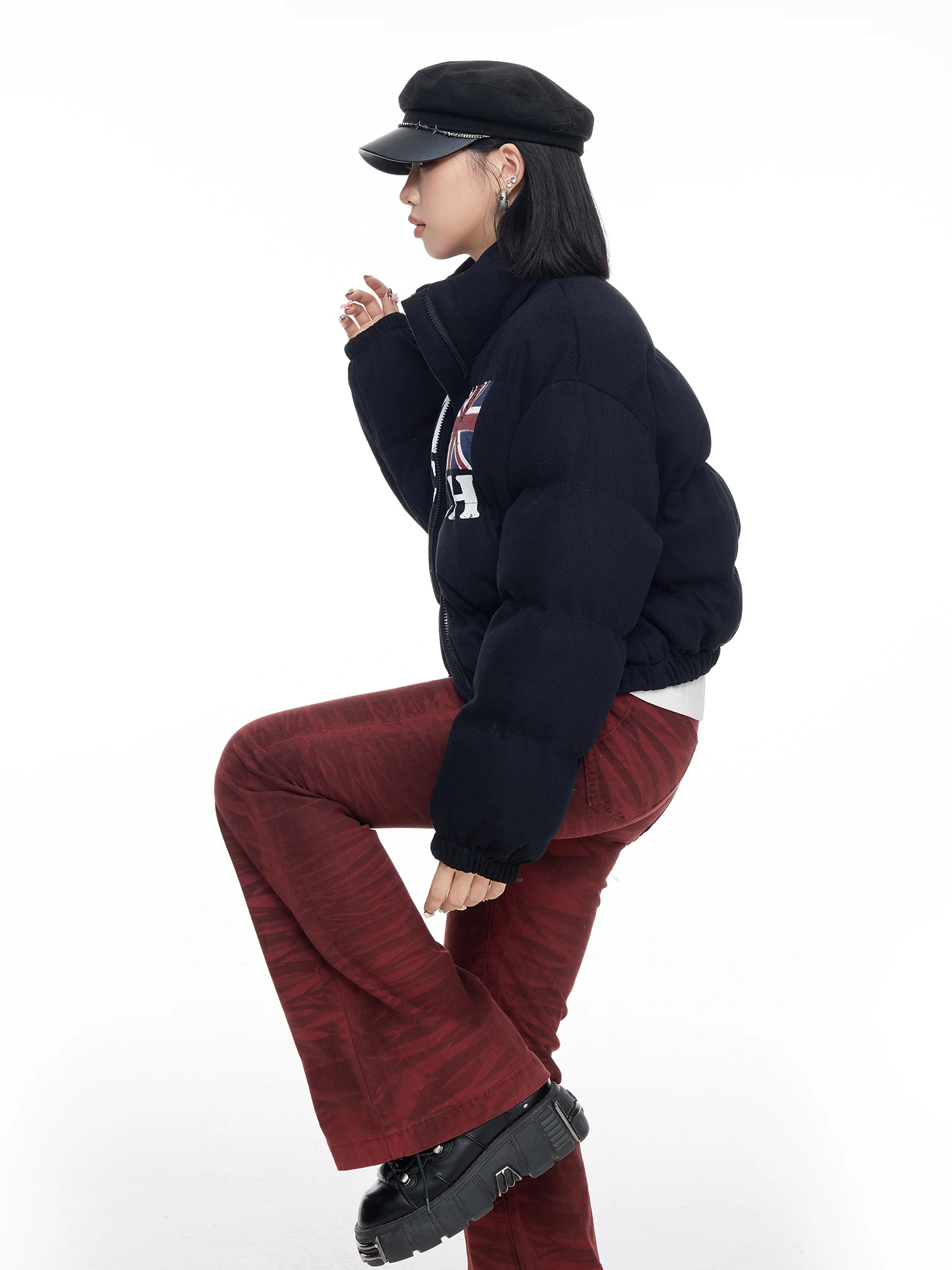 

Новая женская зимняя хлопковая куртка с эффектом похудения, американским буквенным принтом, воротником-стойкой, укороченная, осень-зима 2025, уличный стиль