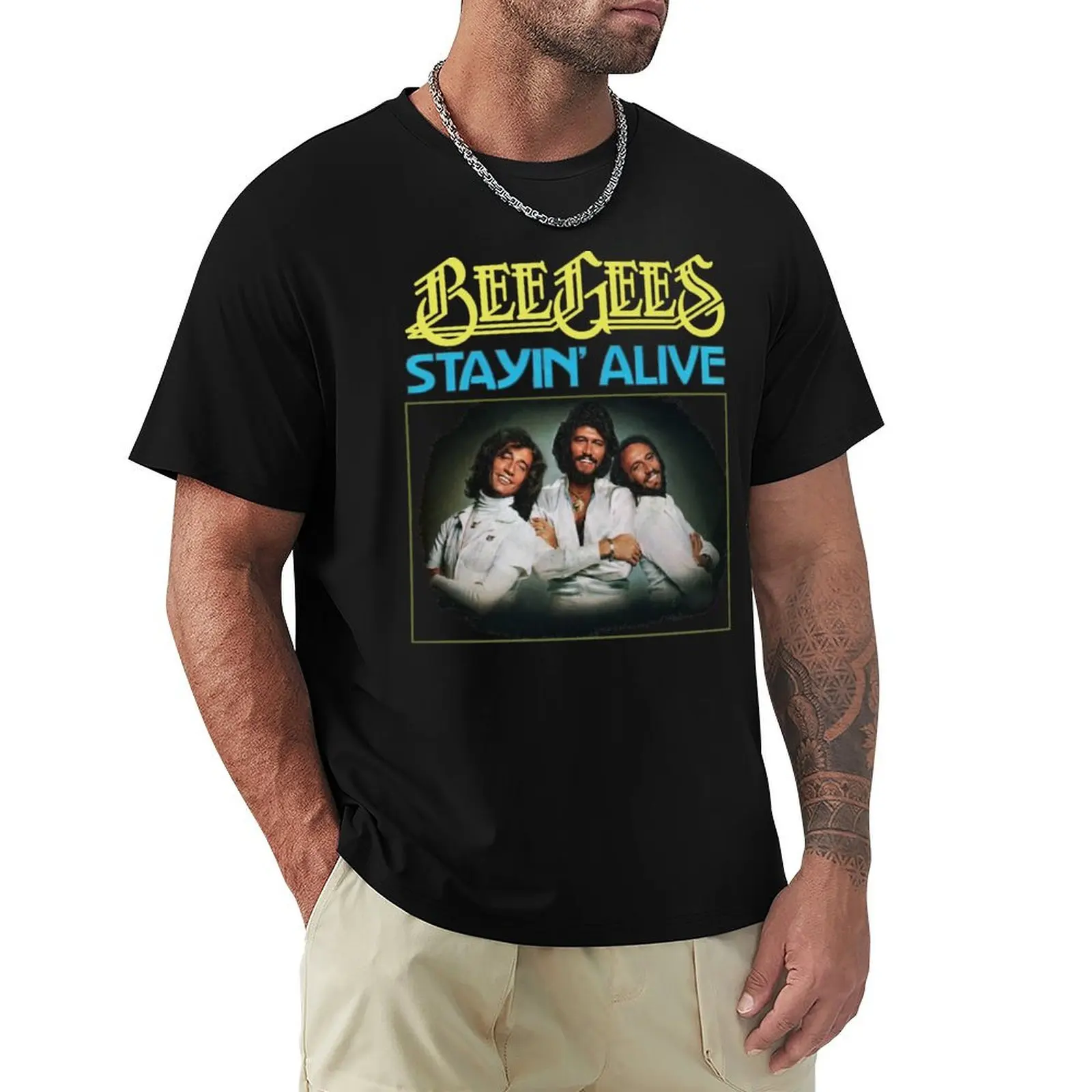 T-shirt décontracté de Thanksgiving de la groupe Bee Gees Stayin Alive