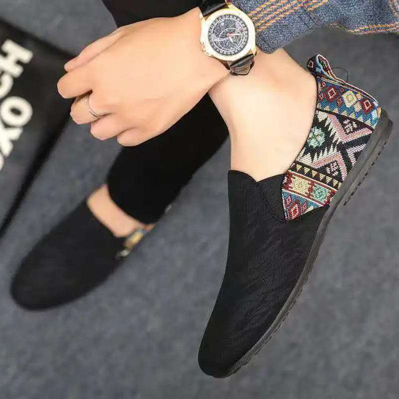 

2026 Men's casual canvas shoes Spring model - One-piece soft sole lightweight anti-slip breathable shoes 39-46