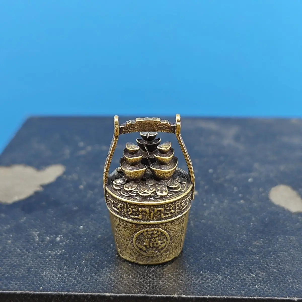 Brass God of Wealth 'A Bucket of Gold' Ornament, Brass Treasure Basin 'A Bucket of Rivers and Mountains' for Attracting Wealth