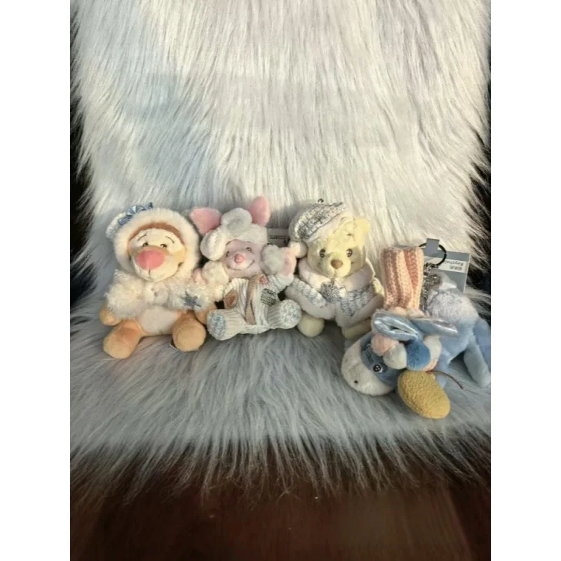 

Disney 2025 Winter Cute Plush Winnie the Pooh, Tiggo, Eeyori, Piggy, Donkey Plush Pendant Keychain as a Gift for Friends