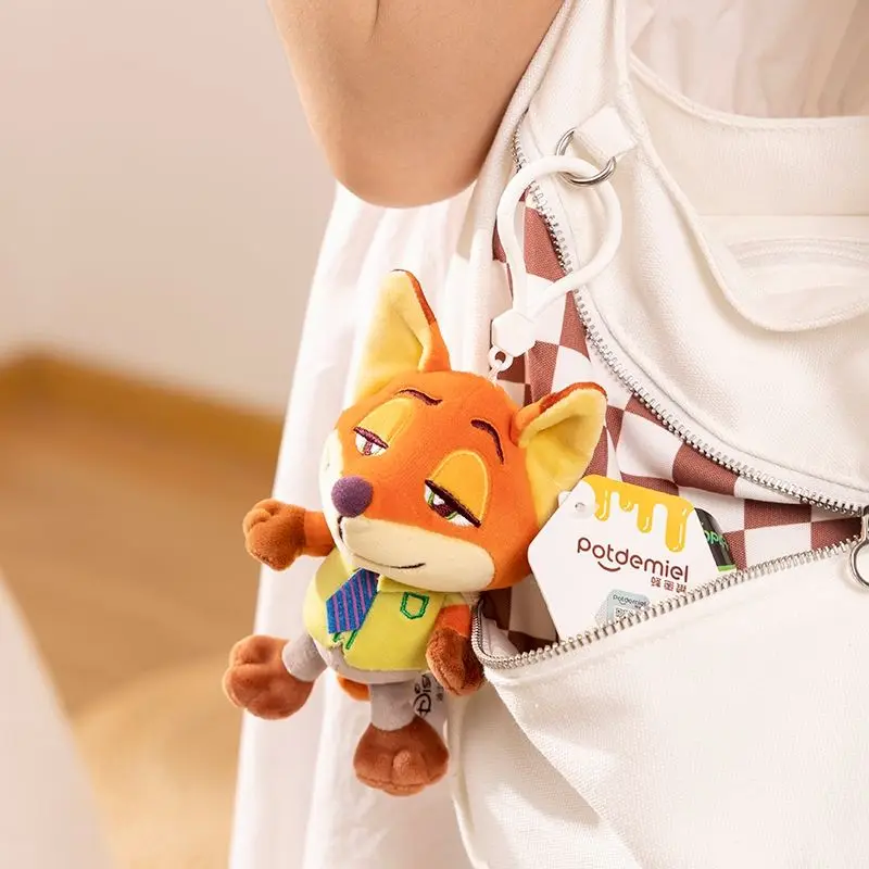 الأصل ديزني Zootopia الشكل نيك جودي الشكل أفخم شغل المفاتيح على ظهره قلادة زوجين على ظهره ديكور الدمى صبي فتاة الهدايا