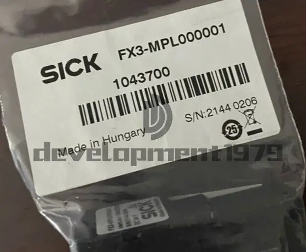 One New SICK FX3-MPL000001 1043700 Safety Controller Main Module