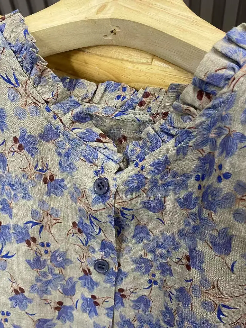 Top di fascia alta con stampa floreale in canapa Svel irt Top estivo da donna con colletto in pizzo vintage oulder Top artistico in cotone e lino