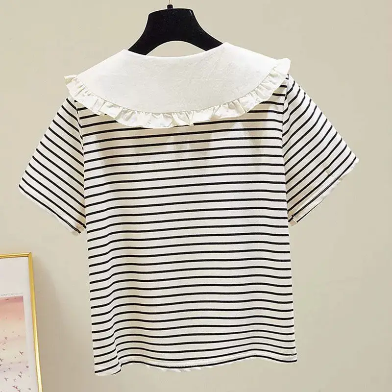 T-shirt slim estiva per ragazze 2024 Nuova moda stile sottile Top versatile ampio e alla moda per bambini medi e grandi