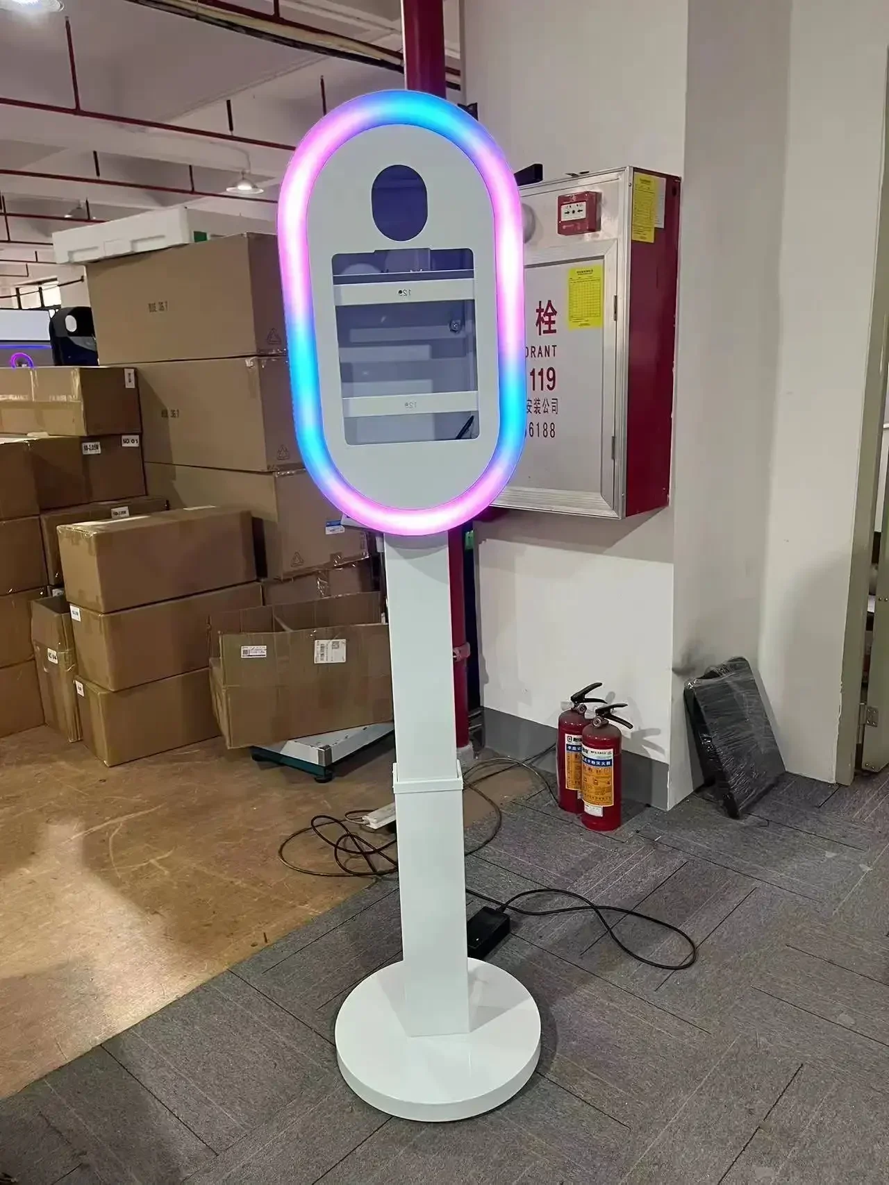 Hot SalesFor Portable Photo Booth DSLR 10.2 10.9 12.9 Inch Selfie Booth With Flight Case Package