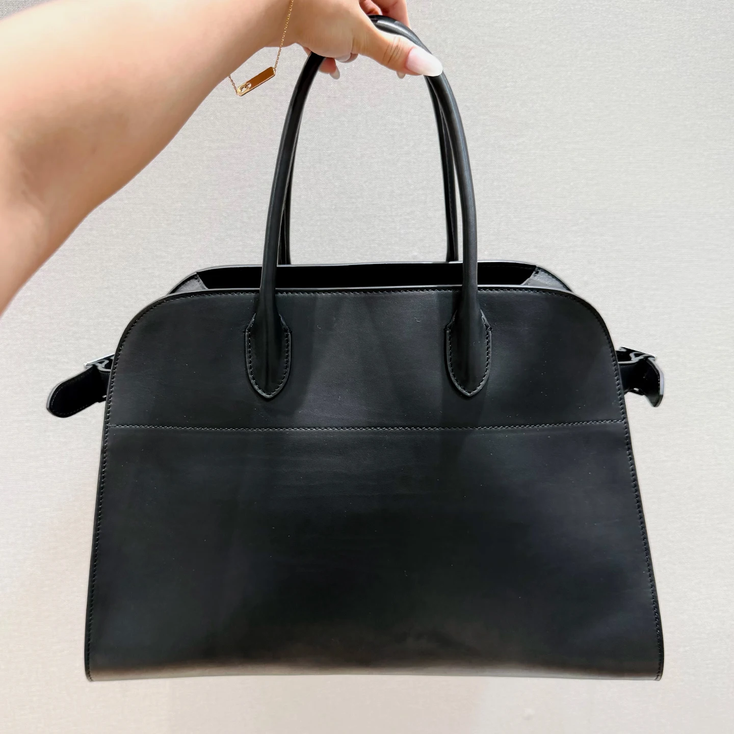 Genuine Leather Handbag 39cm Large Capacity Woman 15 Inches Commuter Bag Water Absorbing Saddle Leather Minimalist Tote Bag