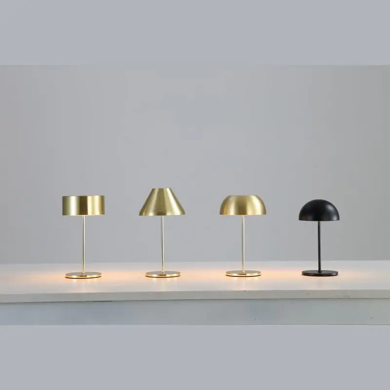 

Metal high legged table lamp is suitable for creative decoration night lights in bedrooms, living rooms, bars, and desk GN326MC