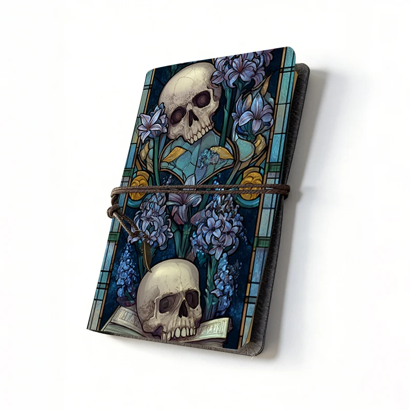 Gotisches Totenkopf-Notizbuch mit Buntglas-Effekt, Dark Academia Blumen-Notizbuch, Hexen-Grimoire-Tagebuch, Vintage Nachfüllbares Leder-Notizbuch als Geschenk