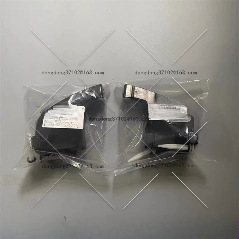 

Rear bumper fixing bracket, rear tail light bracket