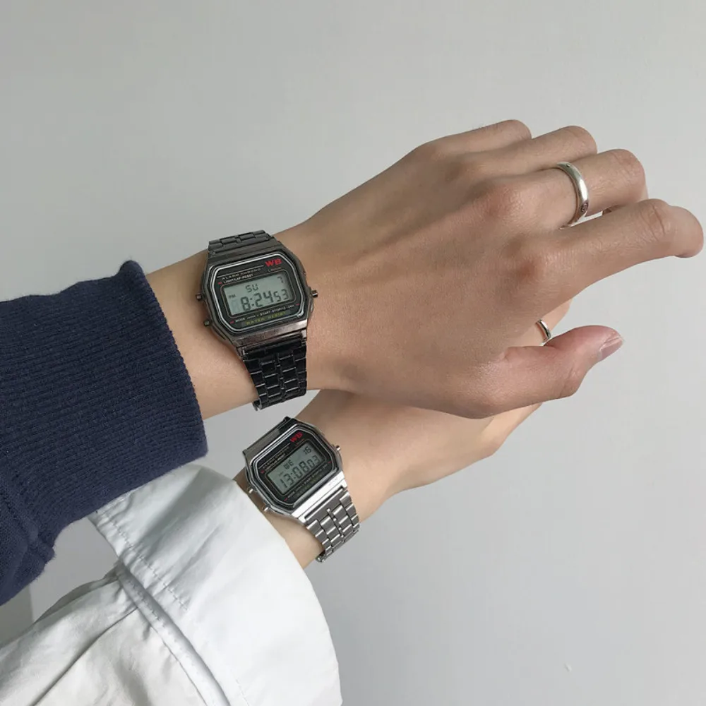 نمط الأعمال حزام معدني خفيف الوزن LED الإلكترونية ووتش المرأة أزياء ساعات المعصم التبعي