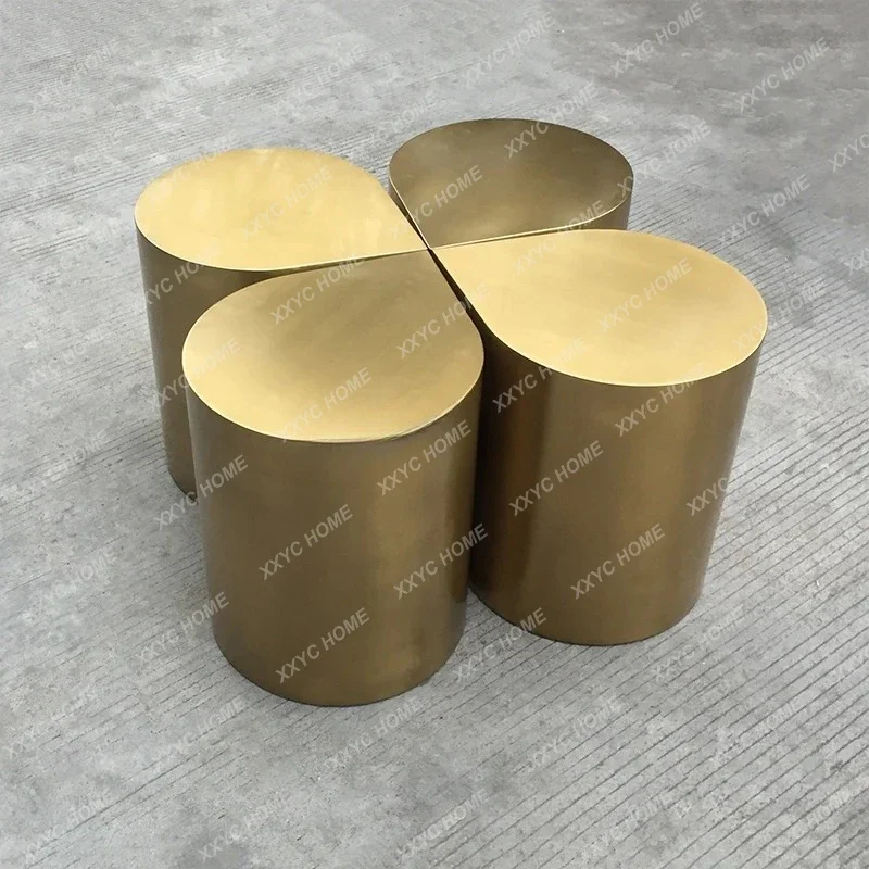 Table basse en bronze brossé, artisanat, bord de canapé de forme spéciale