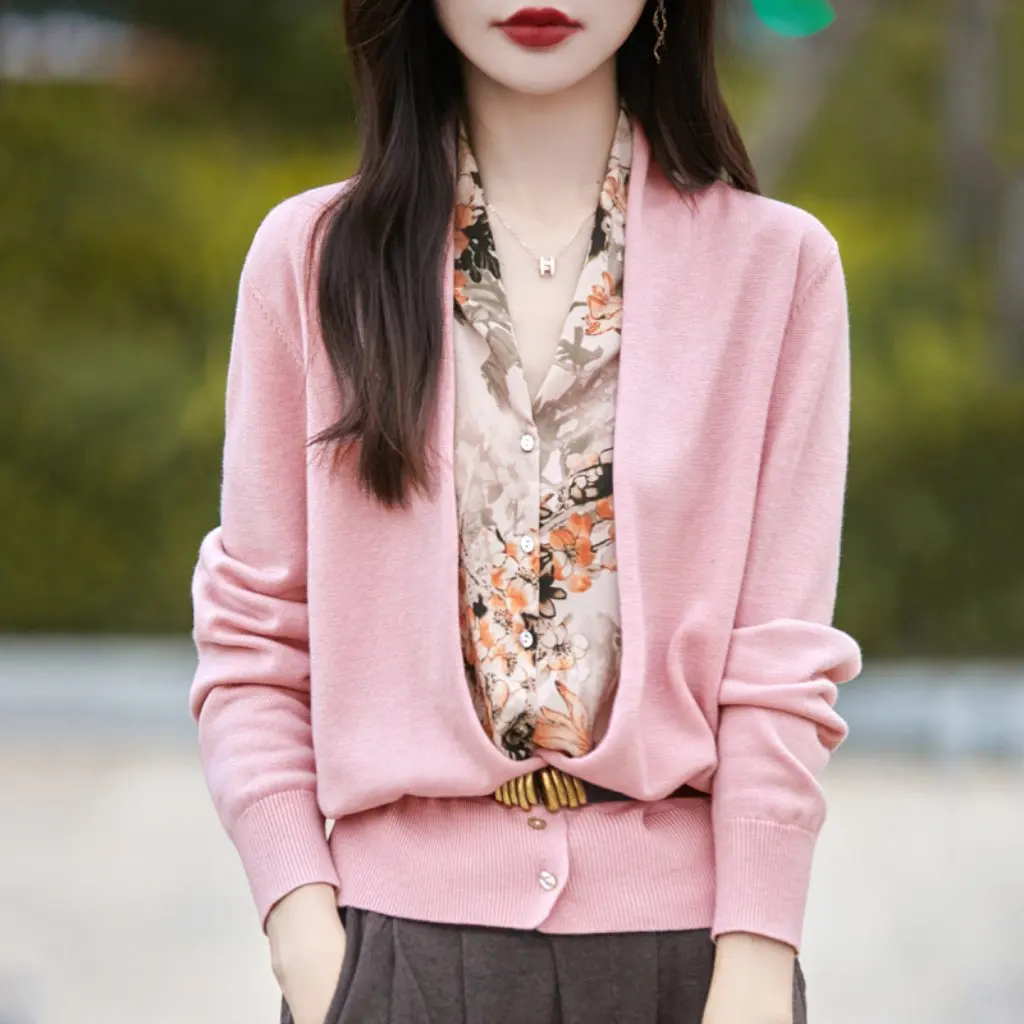 

Women's Long-Sleeved V-Neck Knitwear Cardigan Thin Style Autumn Outwear Fake Two-Piece Top Wool