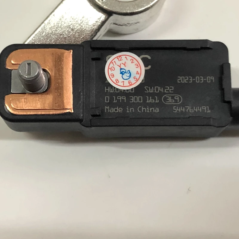 Adequado para jeep jeep liberty/freedom sensor de bateria sensor de corrente negativa cabeça de pilha
