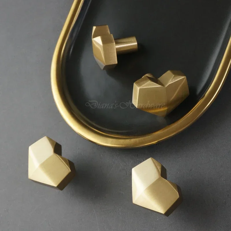 Brass Gold Geometric Love Shape Knob Light Luxury Kitchen Wardrobe Cabinet Door Handles Drawer Knobs and Pulls Furniture Decor