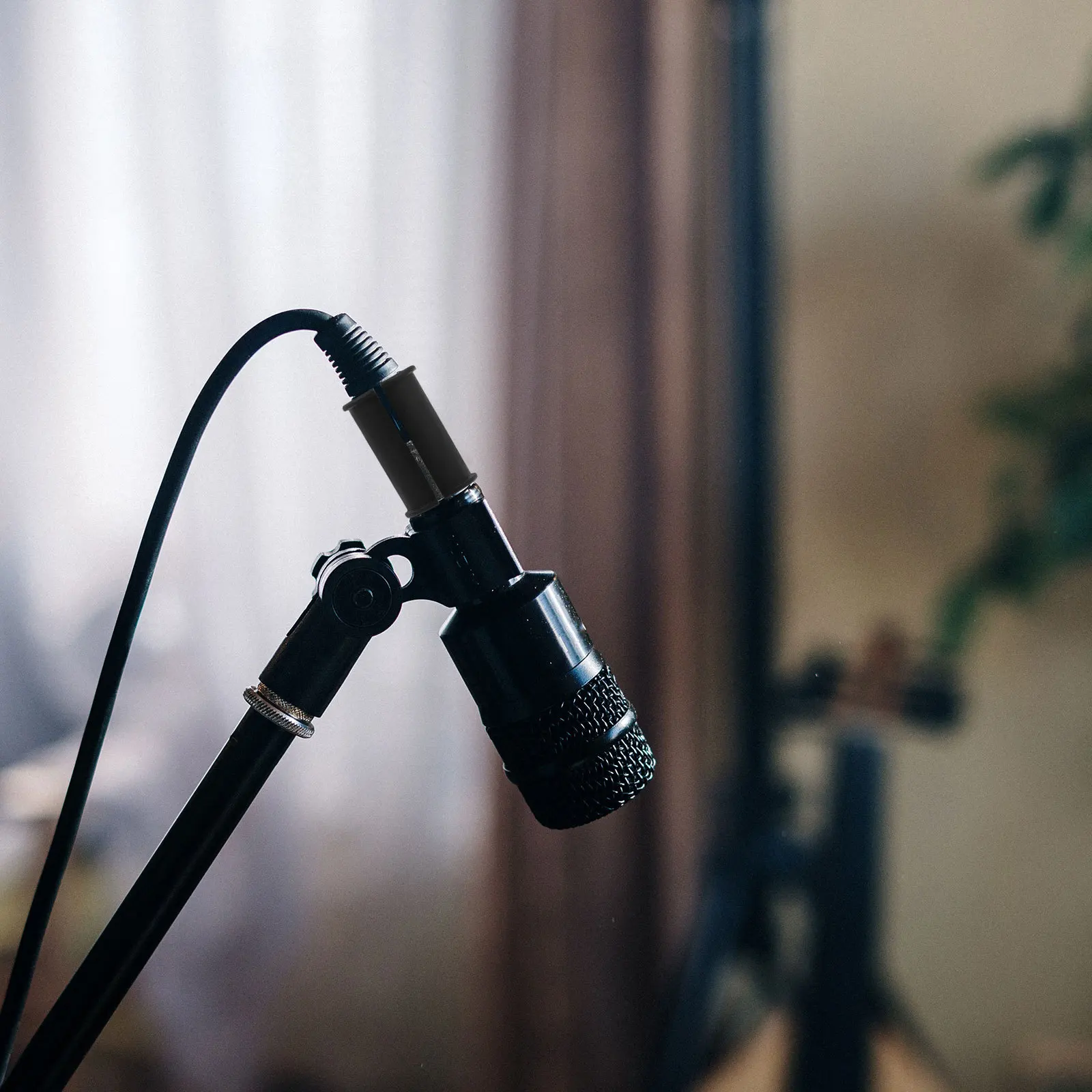 

Microphone Rubber Sleeve Elastic Anti-Slip Protective Cover Shockproof Handheld Mic Grip Holder Noise Reduction