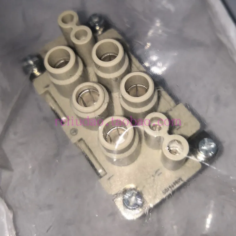 Brand new and original HARTING connector 09380082701 female core han-k4 / 4-f63a / 830v Germany