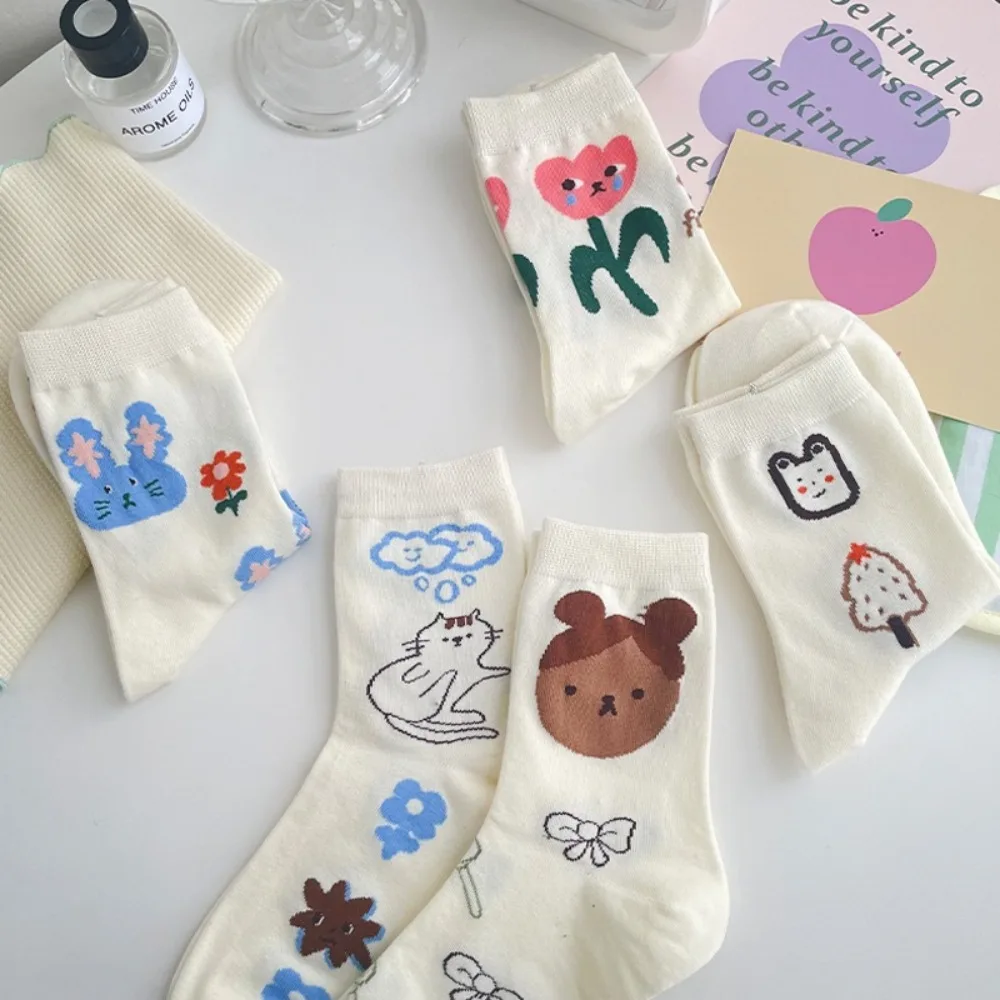 Cartoon Graffiti Pattern Women Cotton Socks Sweat Absorption Comfortable Cute Sports Socks Breathable Middle Tube Socks