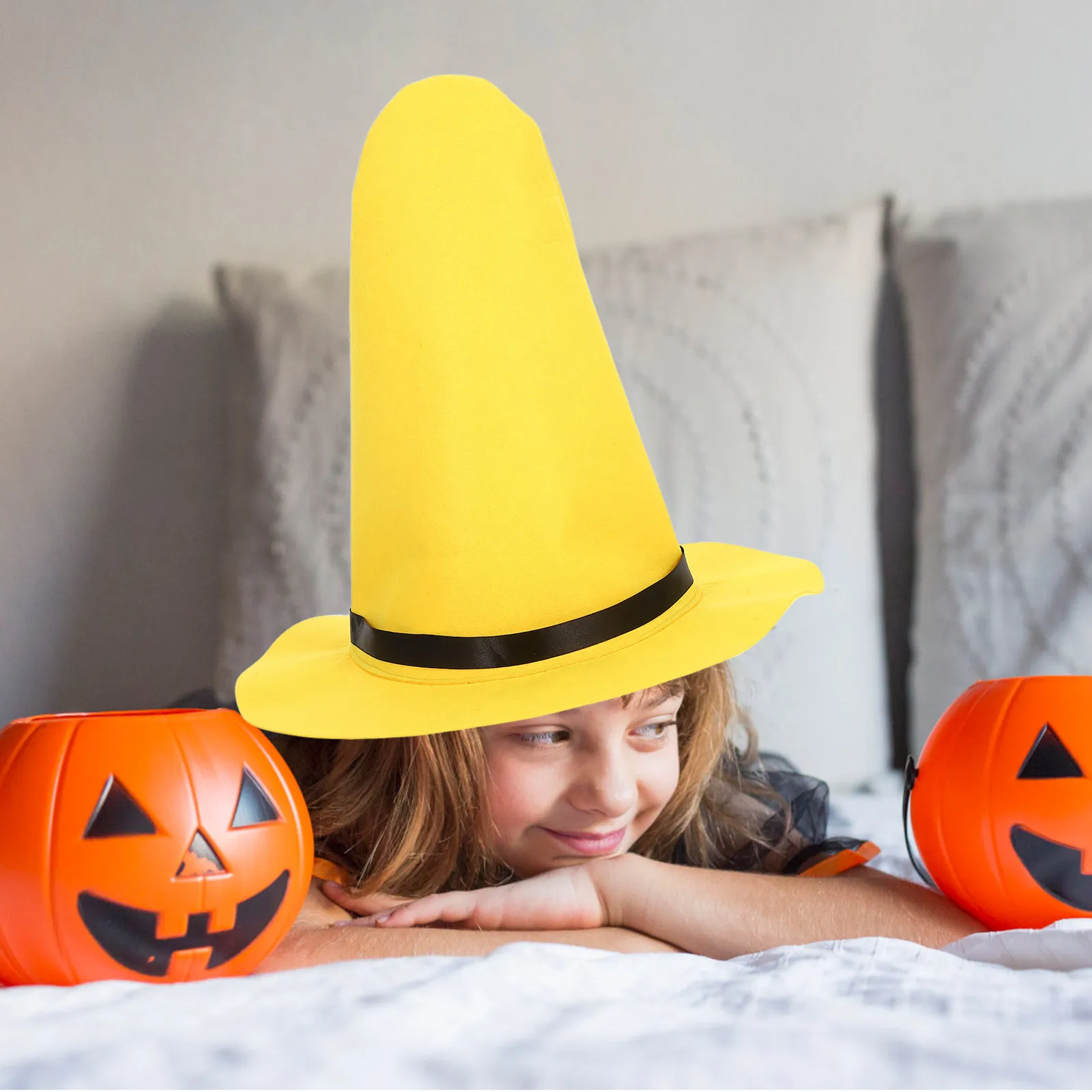 Heksenhoed Halloween kostuumaccessoire gemaakt van verdikt geel vilt voor dames heren kinderen festivals cosplay en binnen buiten