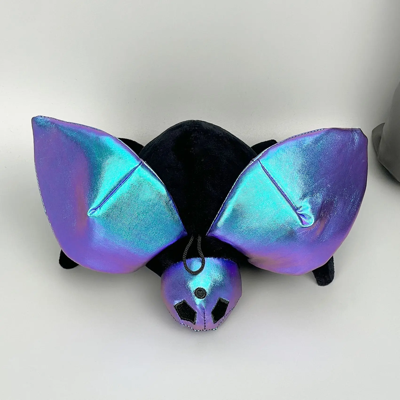 Anime Doug The Bug Beetle muñeco de peluche de juguete 22cm dibujos animados lindo escarabajo suave decoración de la habitación muñeco de peluche para regalo de niño