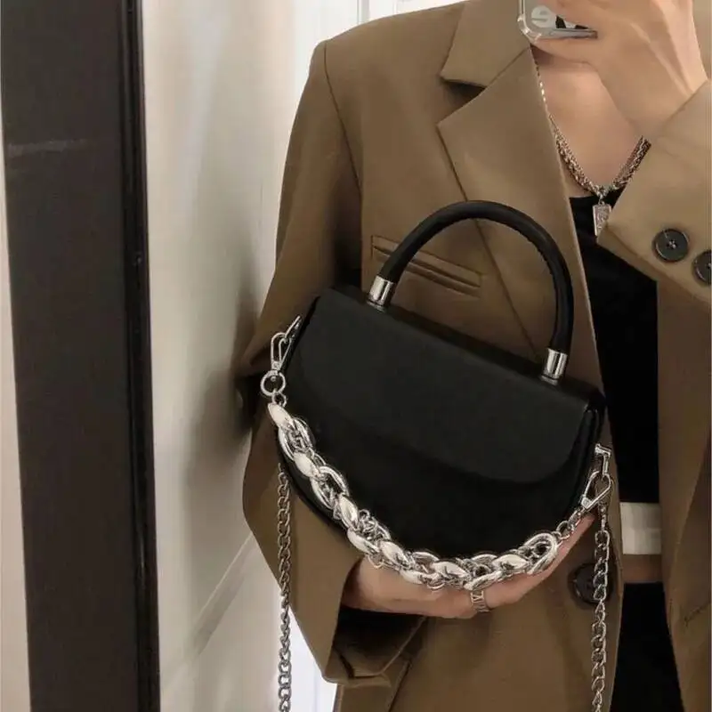 Bloom Retro Handle Saddle Purse Women Vintage Pu Leather Chain Chic Black Messenger Bag Female Casual Crossbody Bags New