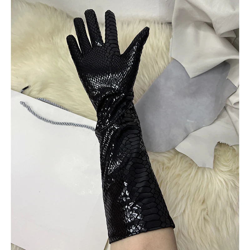 Crocodile-print Leather Gloves Sheepskin Patent Leather Women\'s Over-elbow Gloves Men\'s Bright Pattern Gloves Fashion Stage