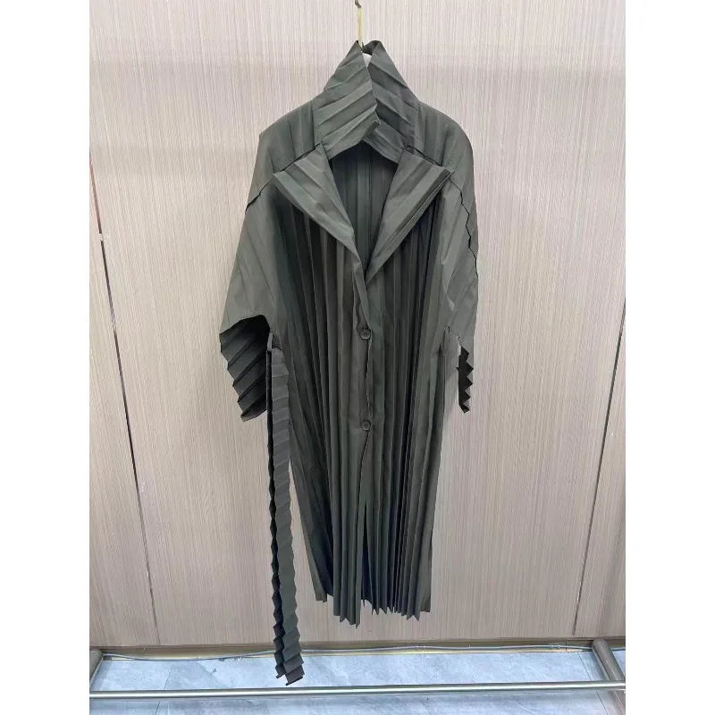 أوروبا جديد مياكي مطوي الرجال خندق معطف 2026 الربيع الصيف ركاب عادية مطوية طويلة مطوي خندق سترة التجاعيد خالية